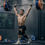 athlète clean and jerk crossfit
