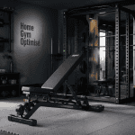 Espace home gym pour musculation avec banc et cage