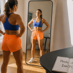 quelle poids pour 1m70 femme devant miroir